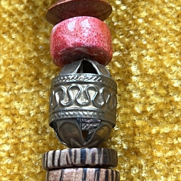 VINTAGE Boho Wood And Metal Beaded Necklace - Picture 9 of 12